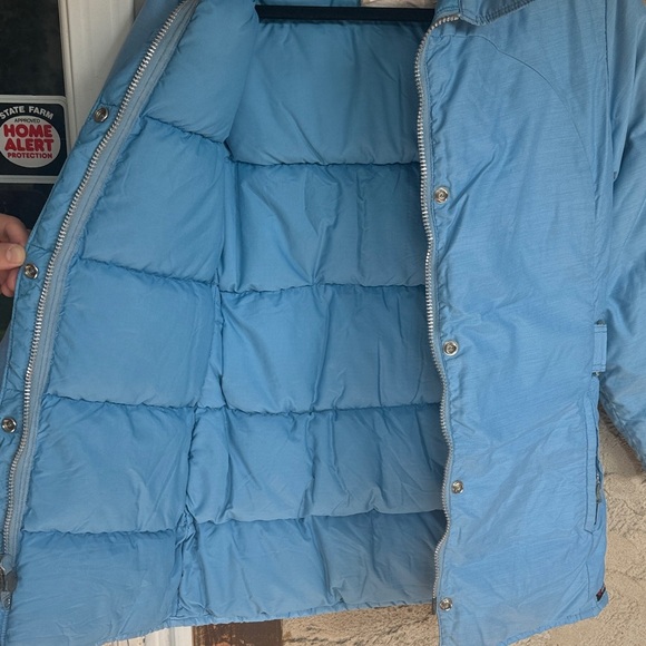 Vintage made in Edmonton Canada Woolrich Sky Blue Puffer Coat - Picture 6 of 9